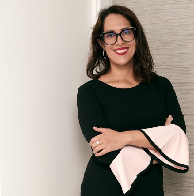 Liz Duarte works as a Virtual Fashion Stylist and Color Expert